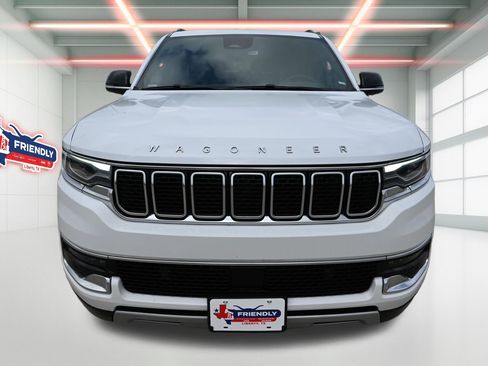 Used 2024 Jeep Wagoneer Series II w/ Flexible Seating Group RWD image 6