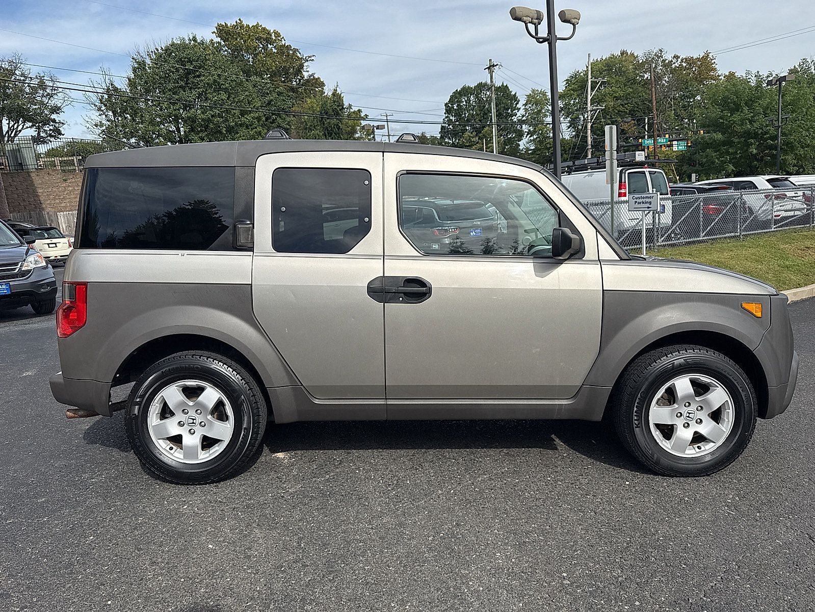 Used 2004 Honda Element EX image 3