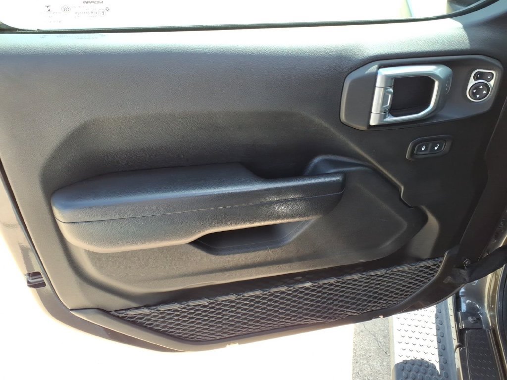 Used 2018 Jeep Wrangler Sport AWD/4WD image 15