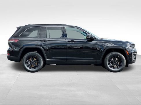 New 2026 Jeep Grand Cherokee Altitude AWD/4WD image 8