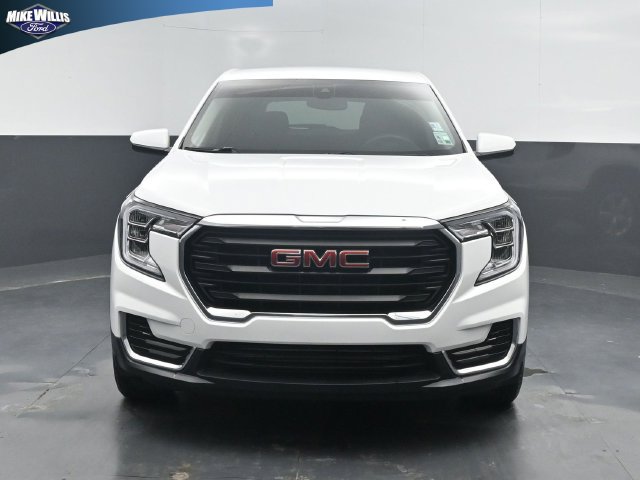 Used 2024 GMC Terrain SLE FWD image 2