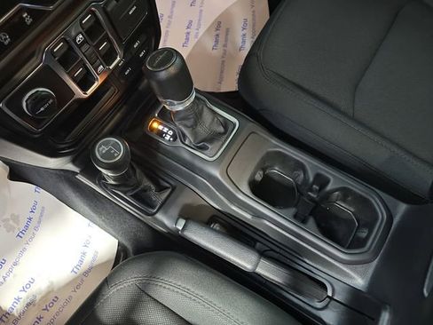 Used 2023 Jeep Gladiator Sport image 27