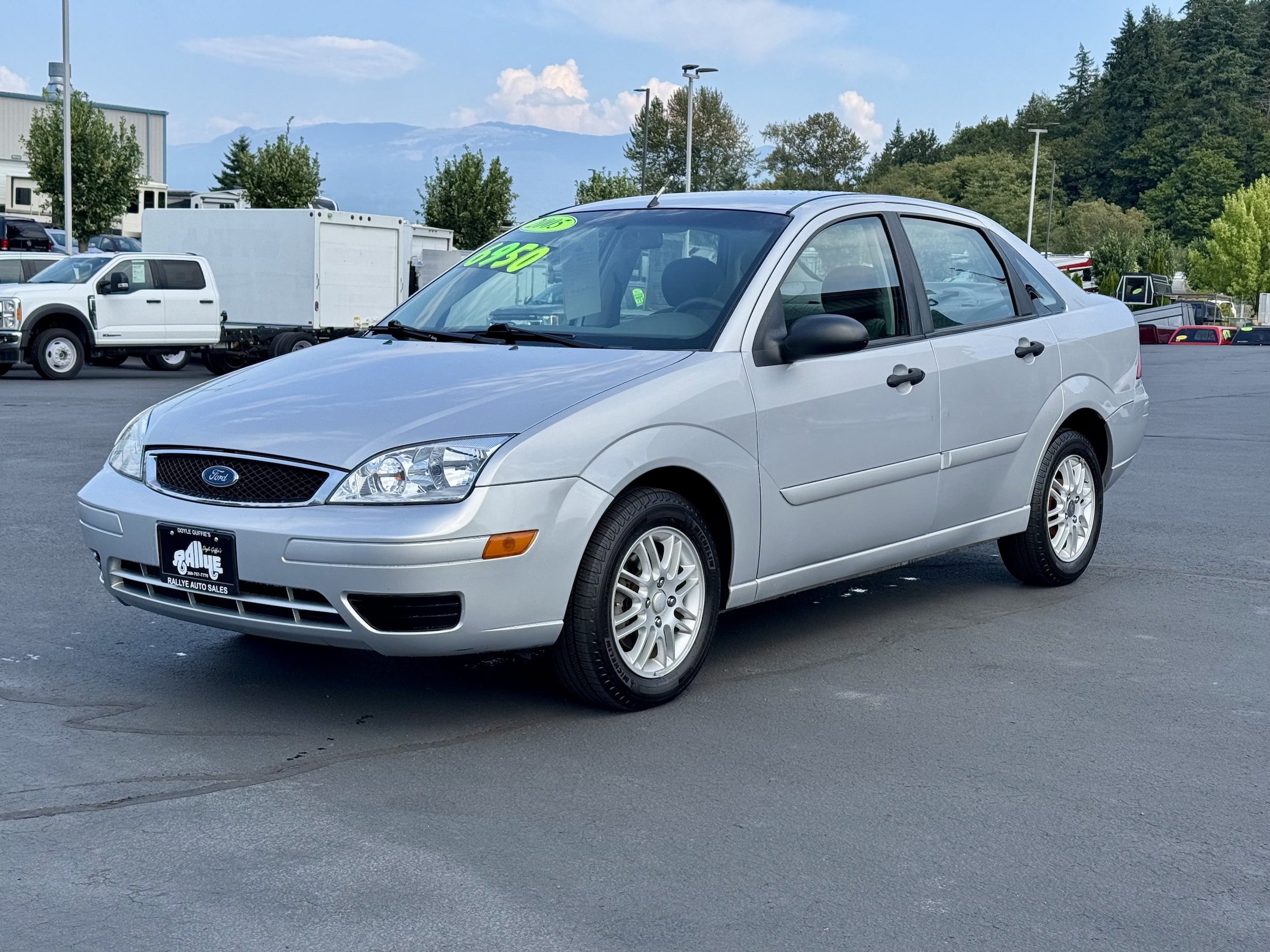 Used 2005 Ford Focus S FWD image 1