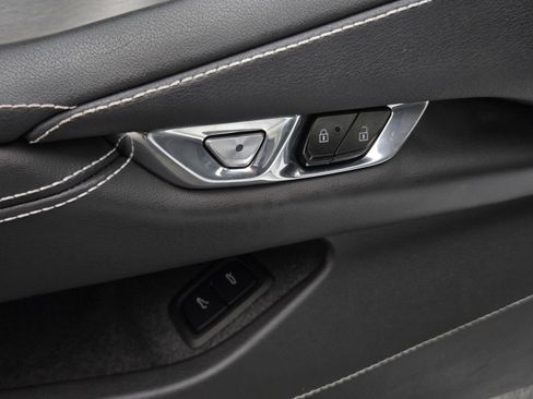 Used 2022 Chevrolet Corvette Stingray Coupe w/ 1LT image 12