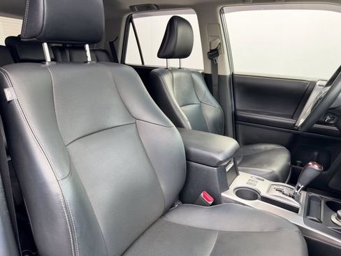 Used 2017 Toyota 4Runner Limited AWD/4WD image 30
