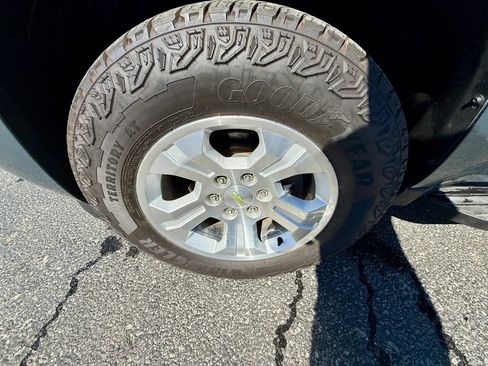Used 2010 Chevrolet Suburban LS w/ Interior Plus Package AWD/4WD image 21
