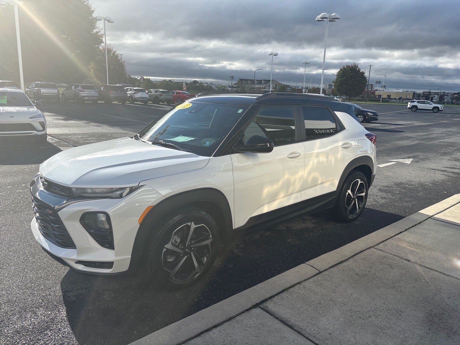 Certified 2022 Chevrolet TrailBlazer RS w/ Sun and Liftgate Package FWD image 2