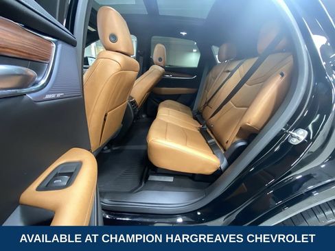 Certified 2024 Cadillac XT5 Premium Luxury w/ LPO, Floor Liner Package AWD/4WD image 33