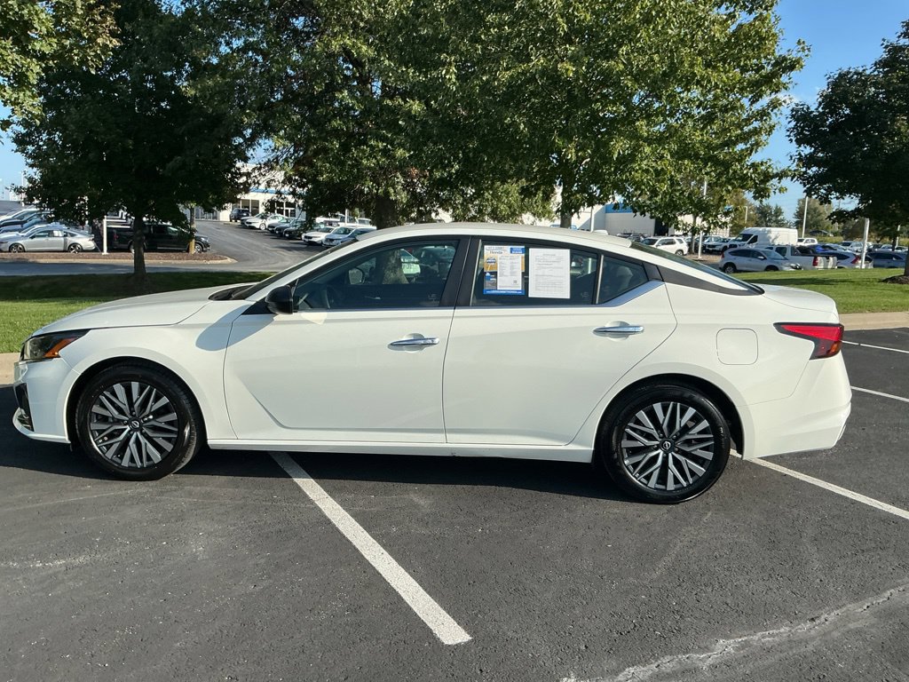 Used 2025 Nissan Altima 2.5 SV FWD image 6