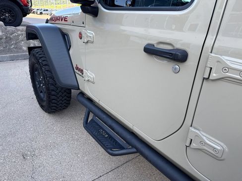 Used 2022 Jeep Gladiator Mojave w/ Trailer Tow Package AWD/4WD image 14