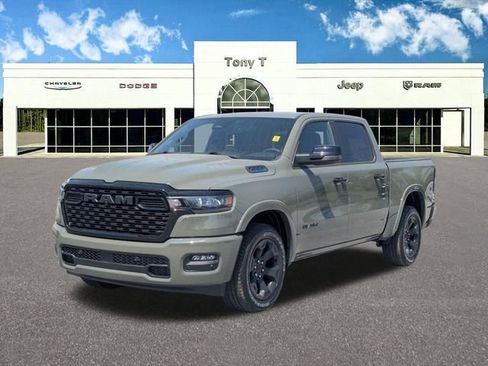 New 2026 RAM 1500 2WD Crew Cab image 3