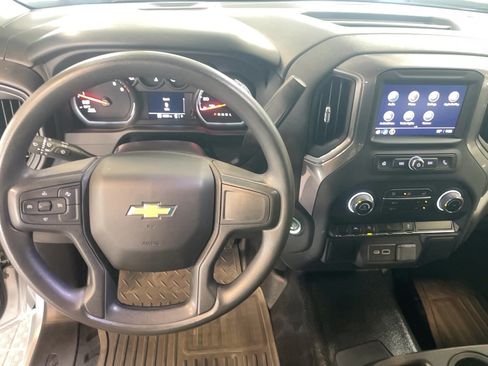 Used 2022 Chevrolet Silverado 1500 W/T w/ WT Value Package AWD/4WD image 12