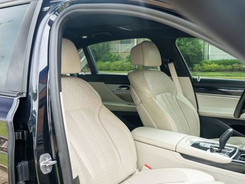 Used 2019 BMW 740i w/ Executive Package RWD image 45