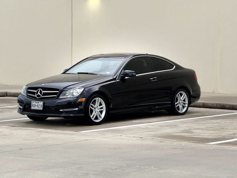 Used 2015 Mercedes-Benz C 250 Coupe image 3