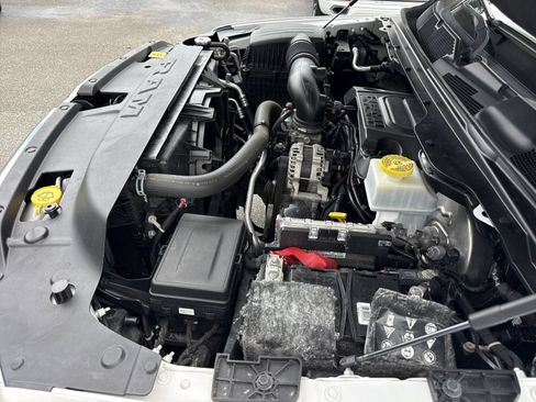 Used 2019 RAM 1500 Laramie AWD/4WD image 39