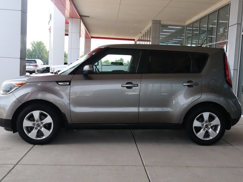 Used 2018 Kia Soul FWD image 4