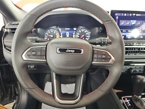 Used 2023 Jeep Compass Trailhawk image 14