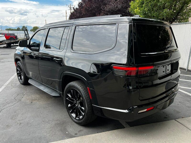 Used 2022 Jeep Wagoneer Series II w/ Premium Group I AWD/4WD image 7