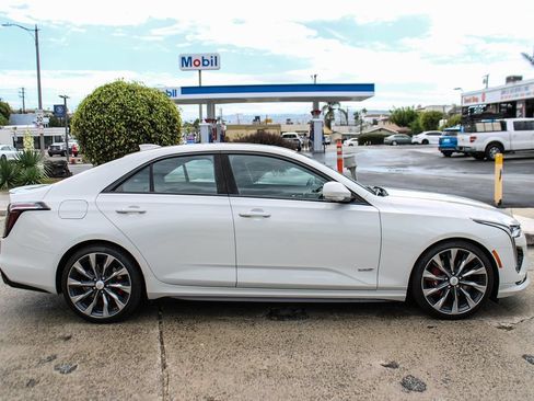 Used 2022 Cadillac CT4 V w/ Navigation Package RWD image 7