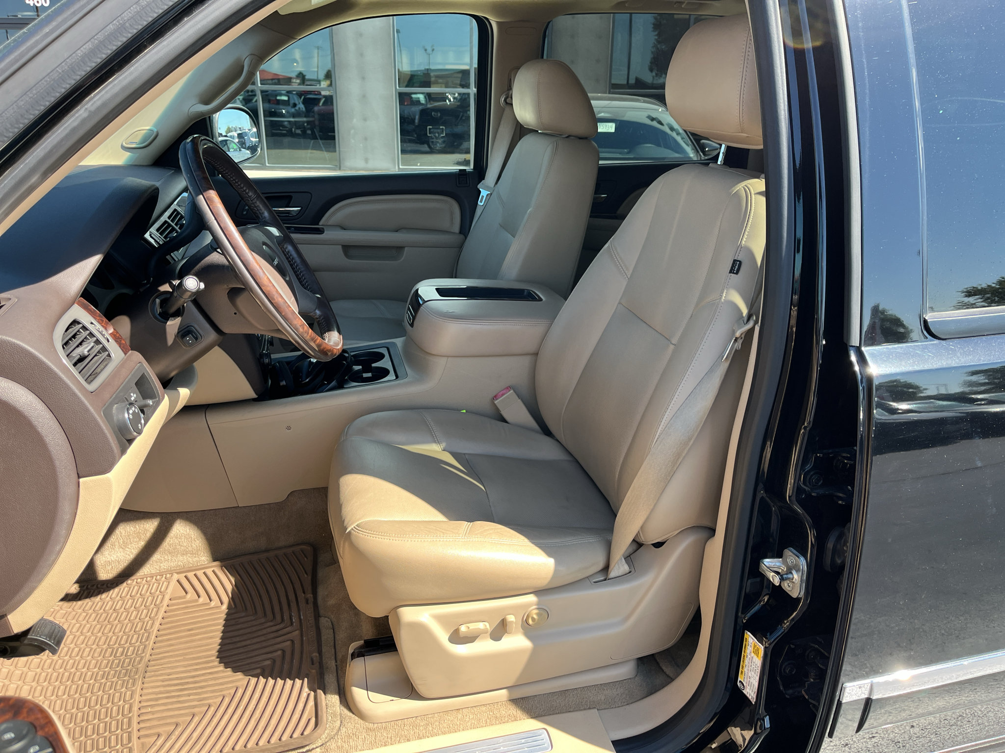 Used 2013 GMC Yukon XL Denali AWD/4WD image 27