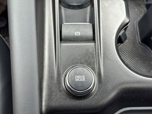 Certified 2025 Ford Explorer ST-Line w/ Premium Package image 33