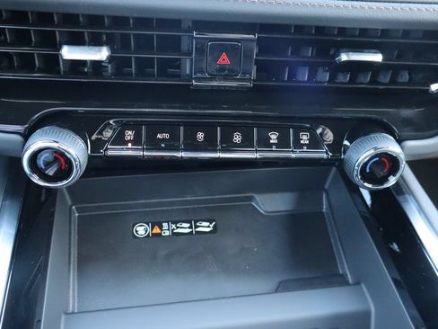 New 2026 Chevrolet Tahoe High Country AWD/4WD image 9