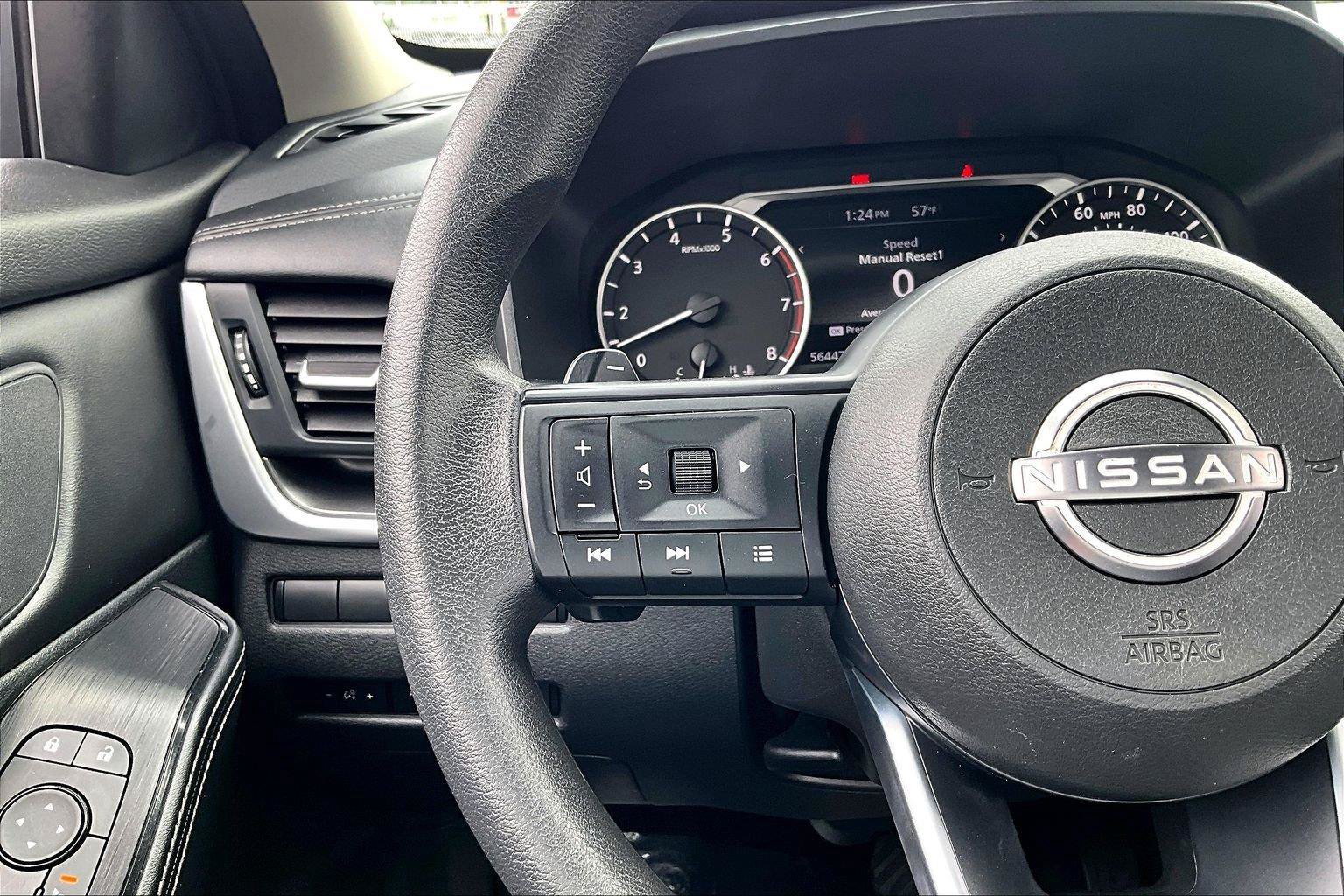 Used 2024 Nissan Rogue SV AWD/4WD image 12