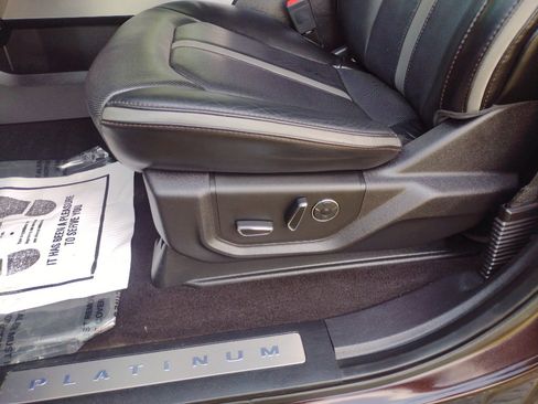 Used 2018 Ford F150 Platinum w/ Equipment Group 701A Luxury image 27