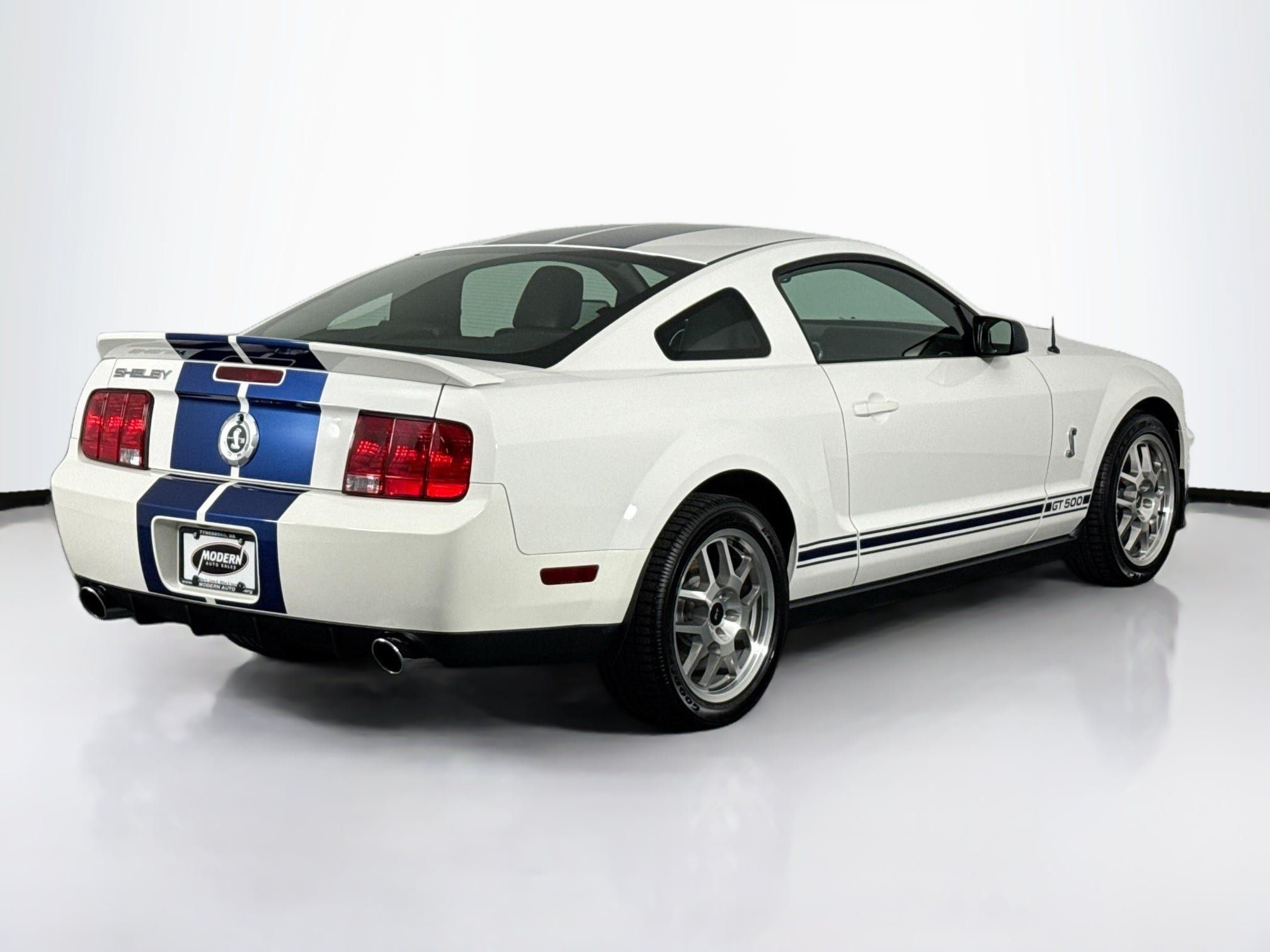 Used 2007 Ford Mustang Shelby GT500 RWD image 14