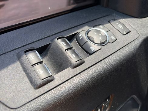 Used 2019 Ford F250 Lariat w/ Lariat Ultimate Package AWD/4WD image 19
