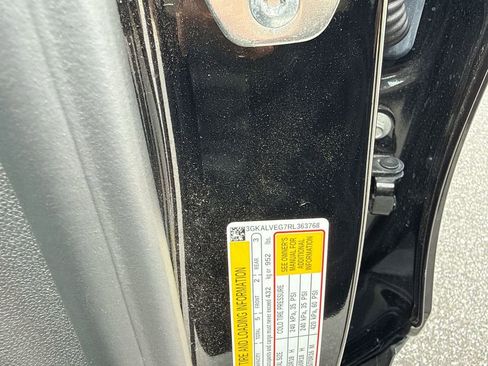 Certified 2024 GMC Terrain SLT AWD/4WD image 33