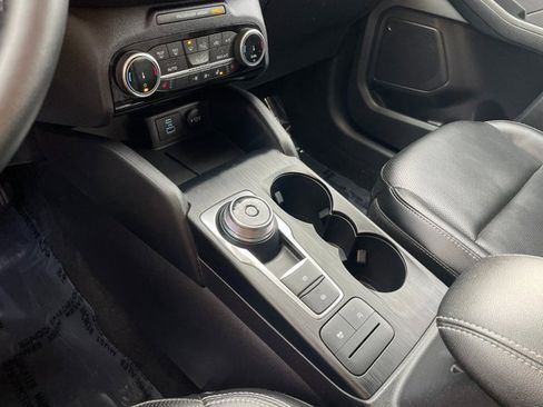 Used 2022 Ford Escape SEL image 25