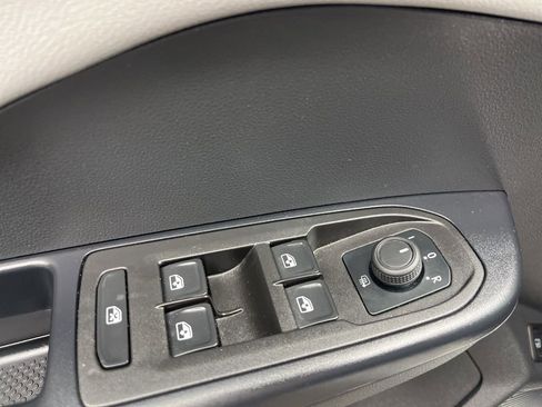 Used 2024 Volkswagen Taos SE FWD image 30