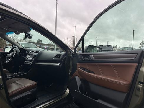 Used 2017 Subaru Outback 2.5i Touring w/ Popular Package #5A image 11