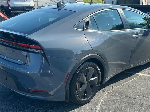 Used 2026 Toyota Prius LE FWD image 5