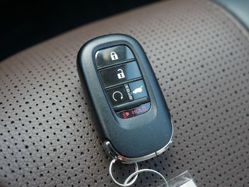 Used 2023 Honda Pilot Elite image 38