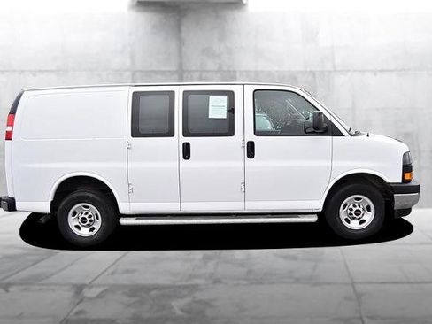 Used 2024 GMC Savana 2500 w/ Driver Convenience Package image 5