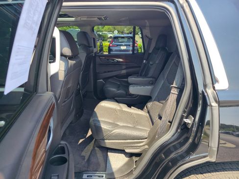 Certified 2020 Cadillac Escalade Premium Luxury AWD/4WD image 25