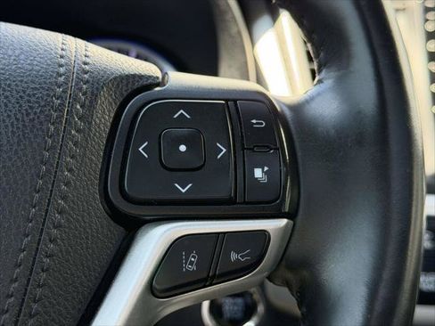Used 2019 Toyota Highlander SE AWD/4WD image 26