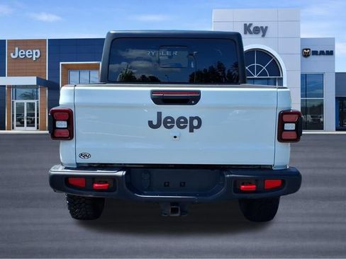 Used 2021 Jeep Gladiator Rubicon AWD/4WD image 4
