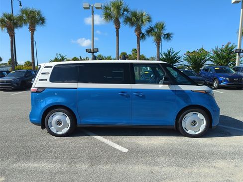 New 2025 Volkswagen ID. Buzz 1st Edition image 3