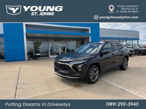 Used 2025 Chevrolet Trax LT w/ Driver Confidence Package FWD image 1