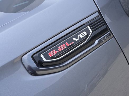 Used 2022 GMC Sierra 1500 AT4 w/ AT4 Premium Package AWD/4WD image 10