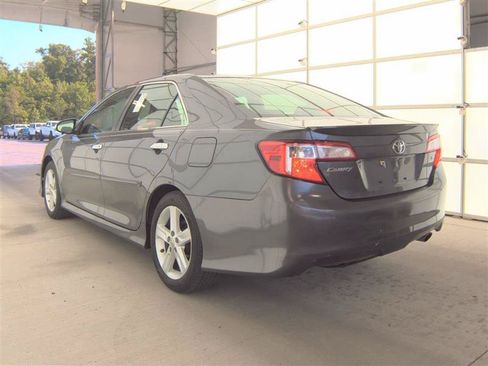 Used 2013 Toyota Camry SE FWD image 8