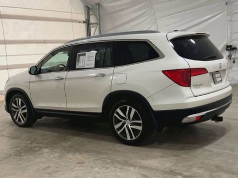 Used 2016 Honda Pilot Touring image 2