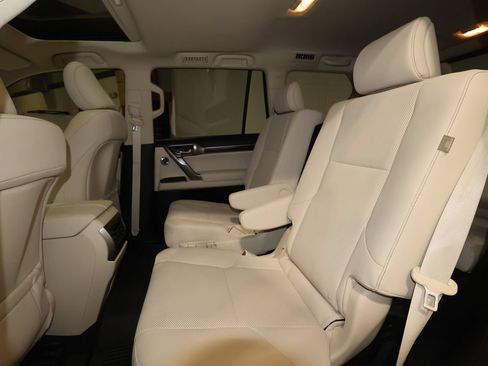 Used 2023 Lexus GX 460 Premium AWD/4WD image 24