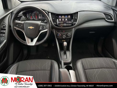 Certified 2022 Chevrolet Trax LT w/ LT Convenience Package image 14