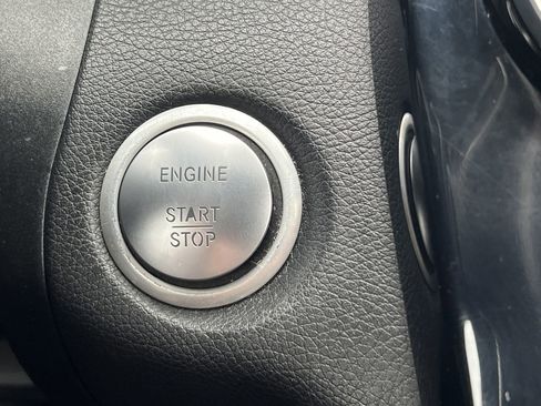 Used 2018 Mercedes-Benz C 300 Sedan image 11