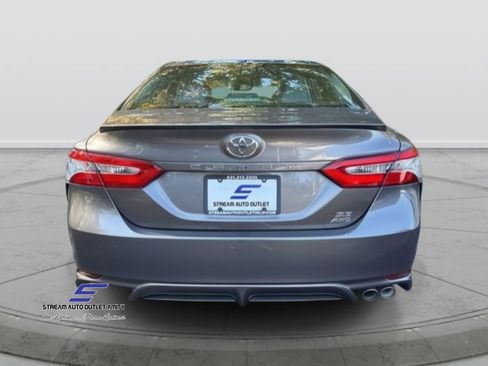 Used 2020 Toyota Camry SE image 6