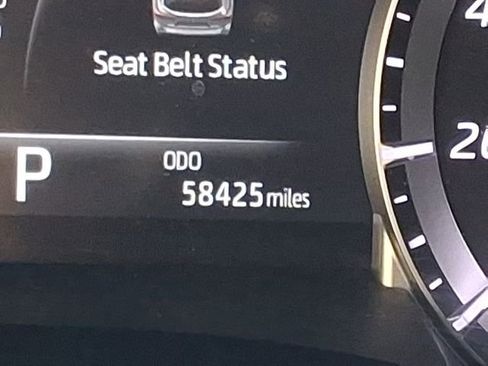 Used 2023 Toyota Highlander L image 18